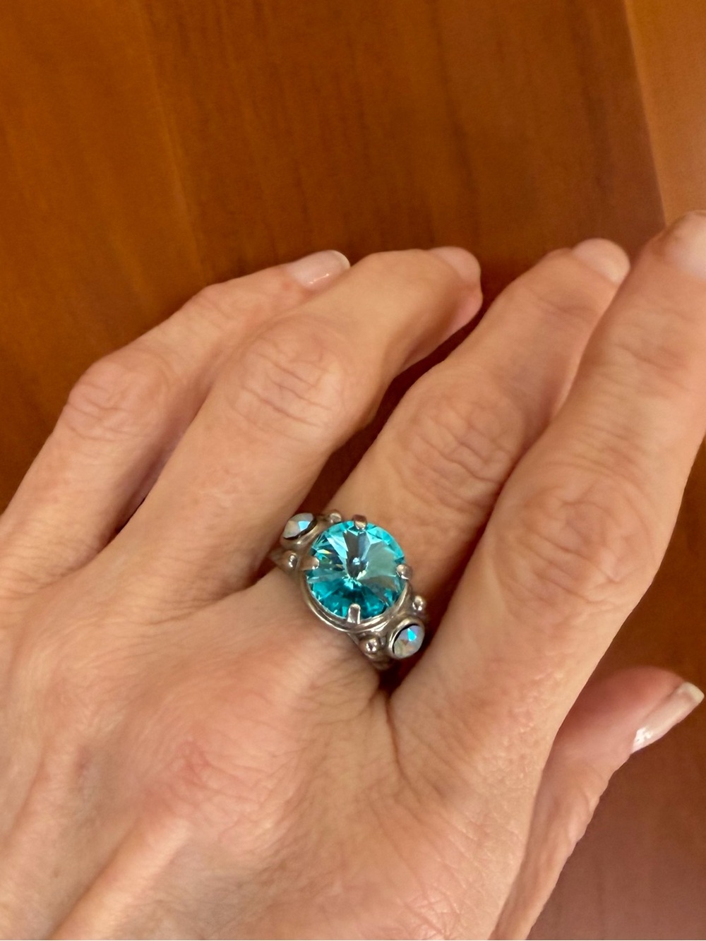 Beautiful adjustable Sorrelli Crystal Ring